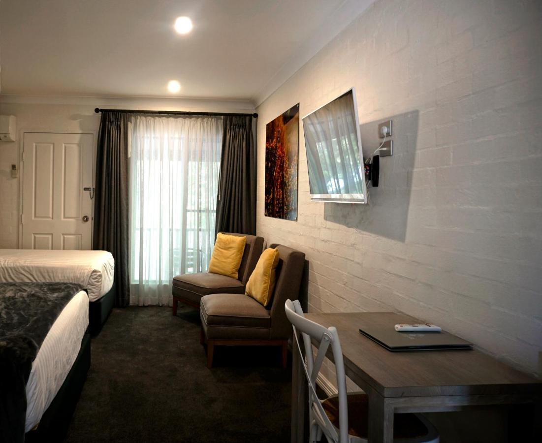 Town Square Motel Orange Extérieur photo