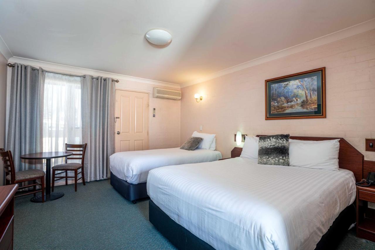 Town Square Motel Orange Extérieur photo