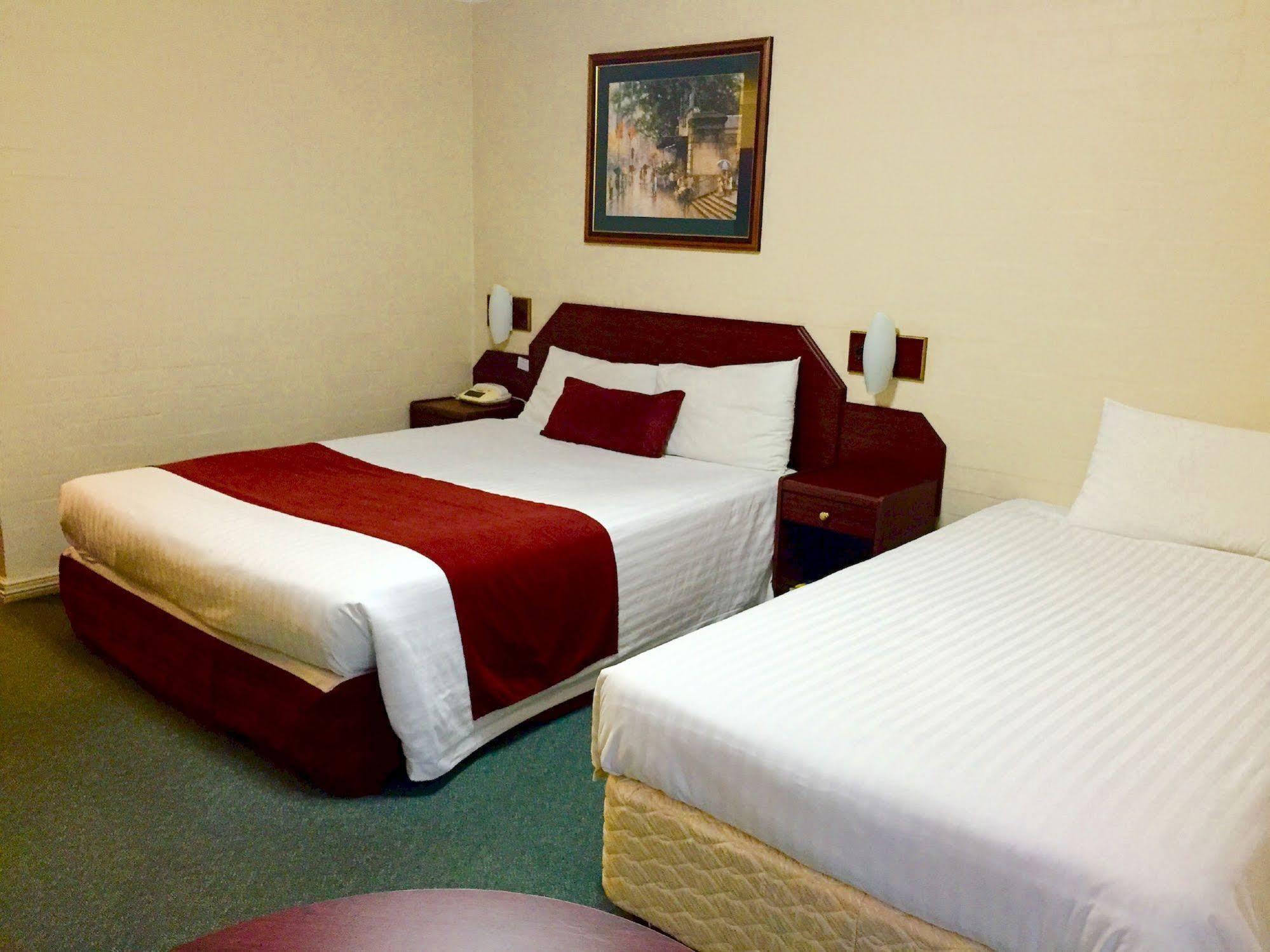 Town Square Motel Orange Extérieur photo