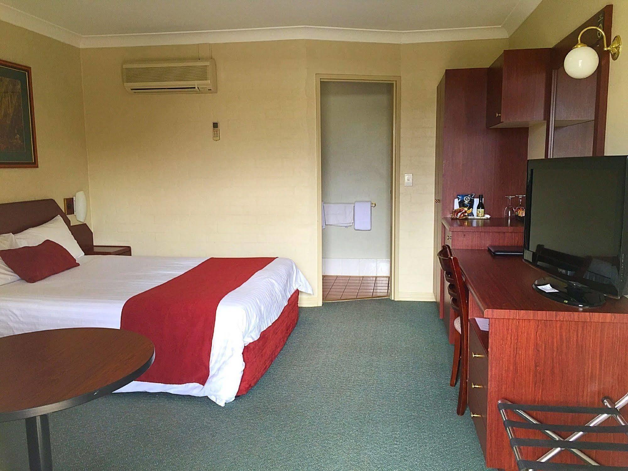 Town Square Motel Orange Extérieur photo