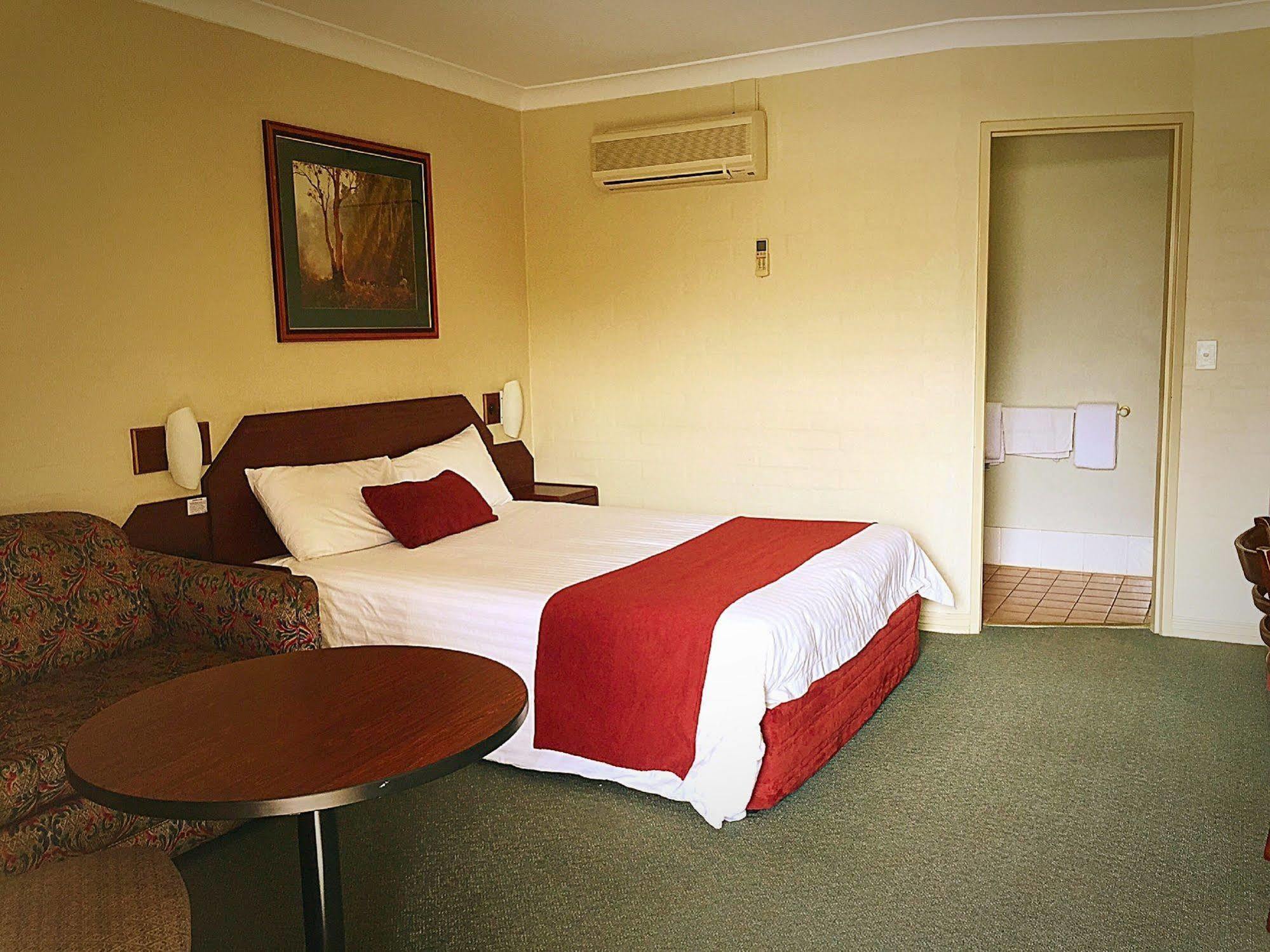 Town Square Motel Orange Extérieur photo