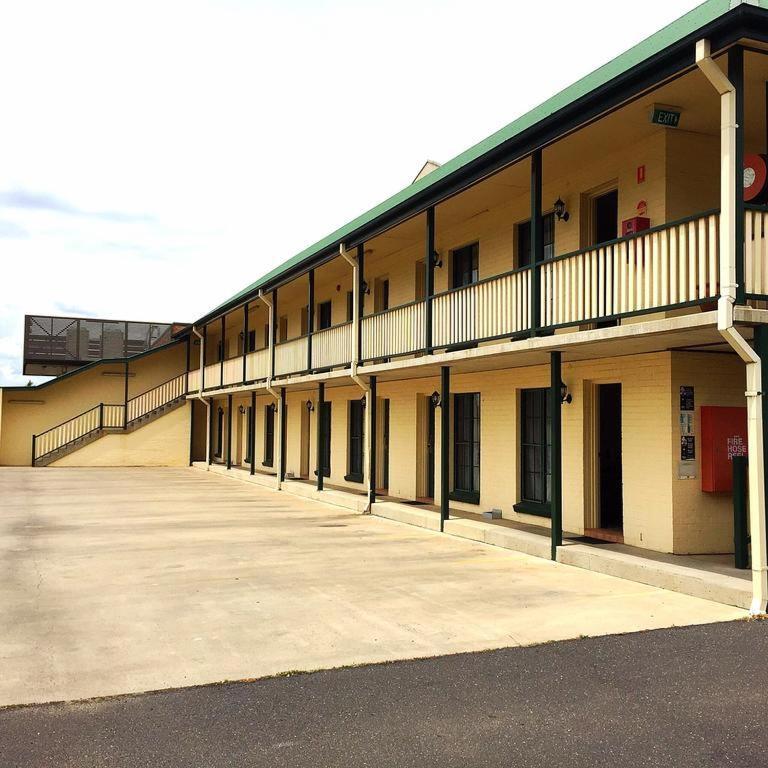 Town Square Motel Orange Extérieur photo